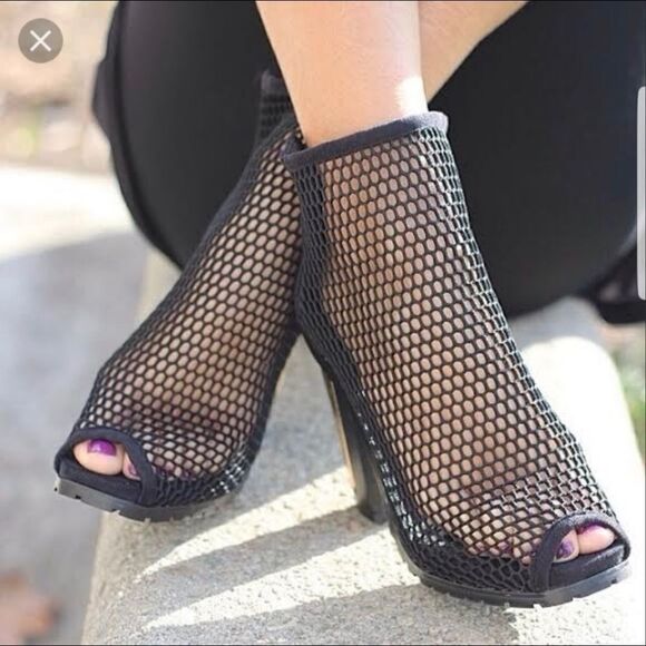 Privileged Yara Black‎ Mesh Booties w/Gold Heel Accent Sz 6.5 - Picture 2 of 8